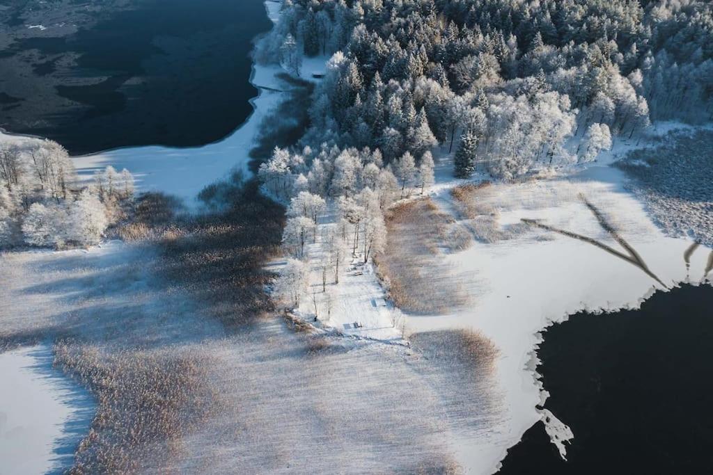 Beautiful Tiny House On The Lake Side. Trakai Eksteriør bilde